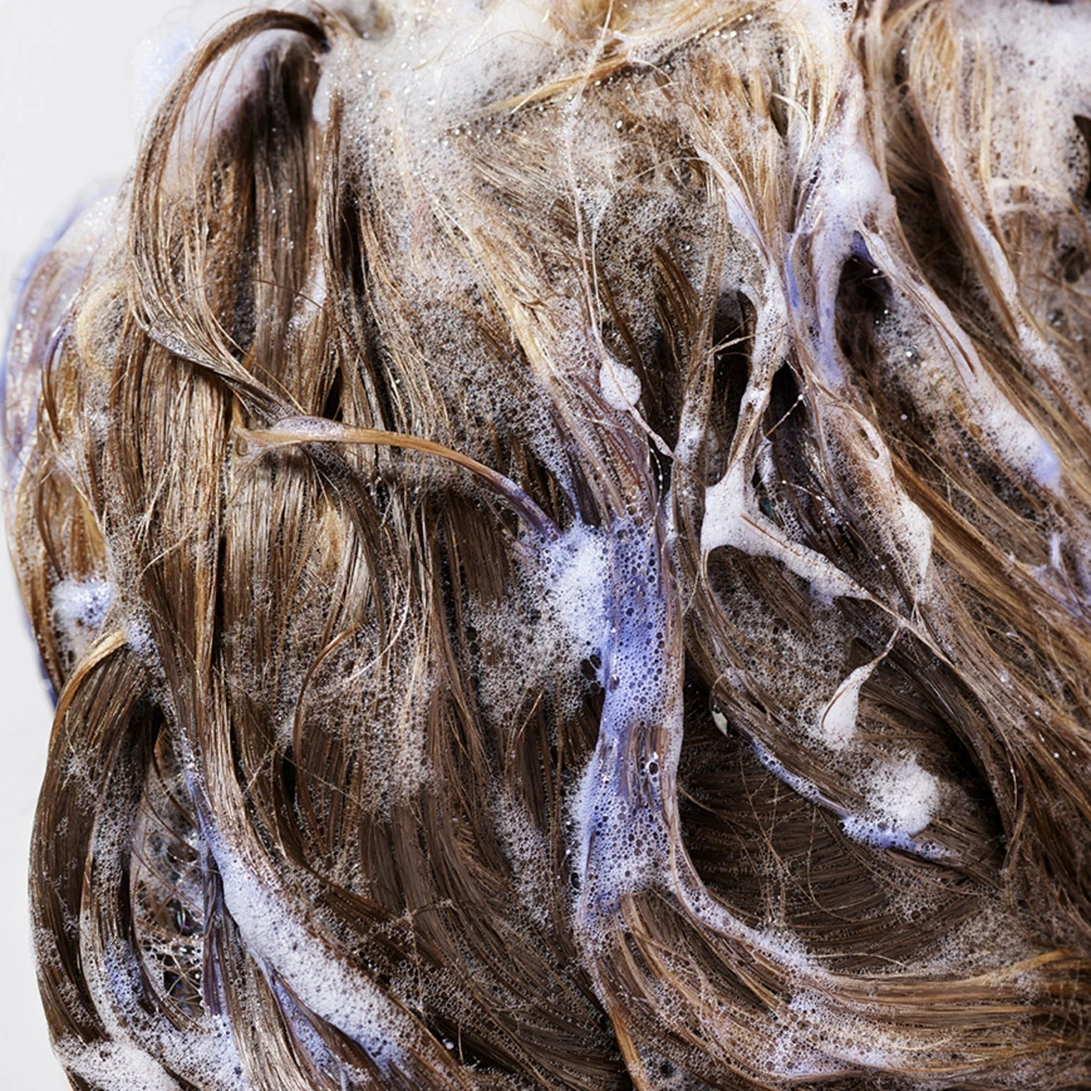 Bright Blonde Shampoo for Beautiful Color - Image 3